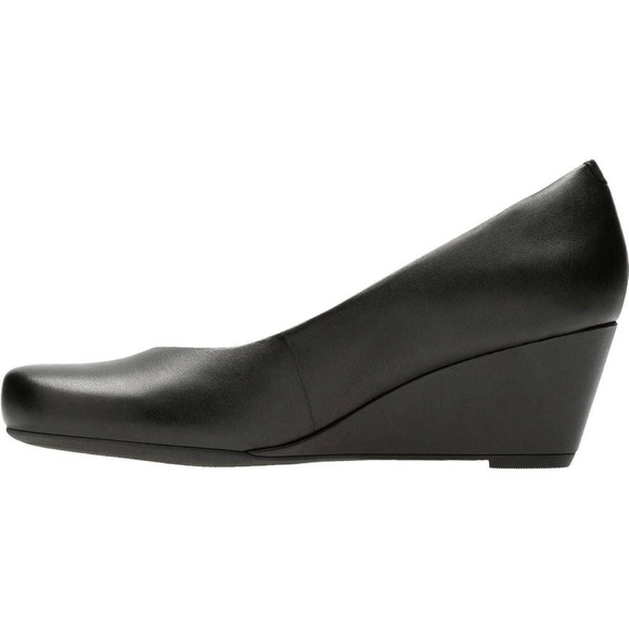 Clark's Flores Tulip Leather Jacket Low Wedge Heel Pumps - Picture 2 of 9